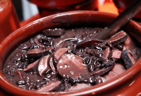 Samba em Rede dá cinco opções para desfrutar de uma feijoada ao som do samba