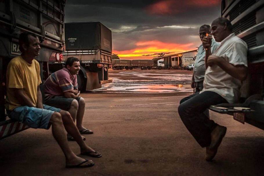 A foto do brasileiro Ricardo Teles, que recebeu o prêmio de melhor fotografia de Viagem pelo Sony World Photography Awards; imagem faz parte da fotorreportagem ‘Estrada dos Grãos’