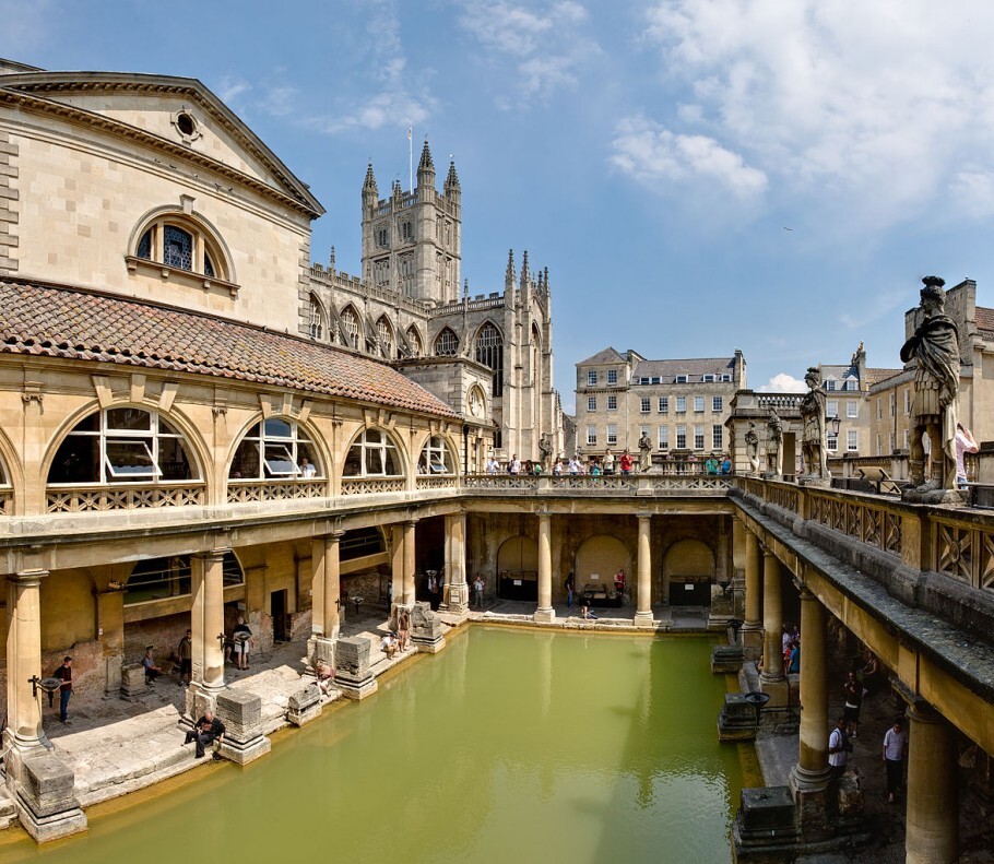 As termas de Bath, no sudoeste da Inglaterra; cidade guarda tesouros arquitetônicos e históricos