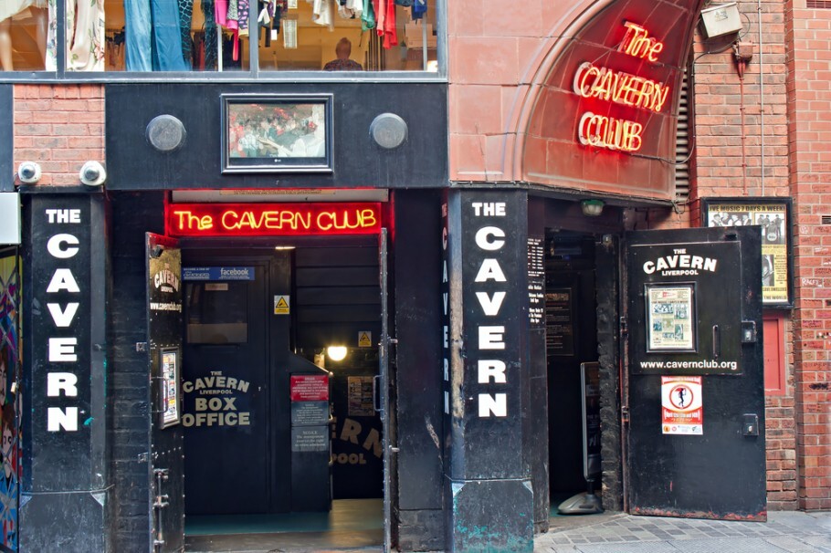 Cavern Club, palco do primeiro show dos Beatles, em 02 de agosto de 1961