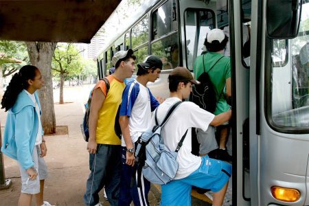 Gratuidade no transporte deve começar ainda em julho