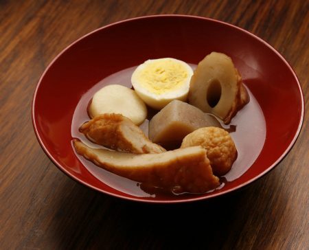 O oden do chef Shin Koike pode ser apreciado por R$ 19 em frente ao restaurante Sakagura A1