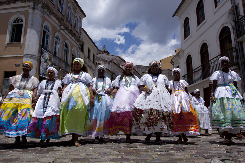 Baianas no Pelourinho; movimento “Salvador Capital Afro” quer valorizar manifestações culturais da diáspora africana