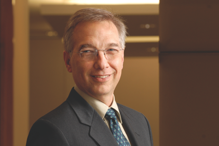 Lozinsky é autor dos livros “Software: Tecnologia do Negócio” e “Implementando Empreendedorismo na sua Empresa”