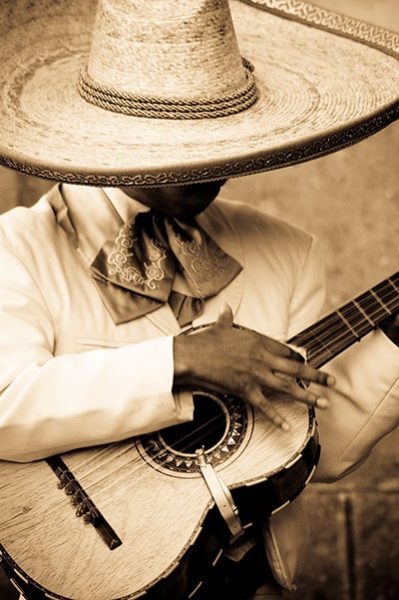 Encontro oferece curso de “Iniciação a Música de Mariachi”