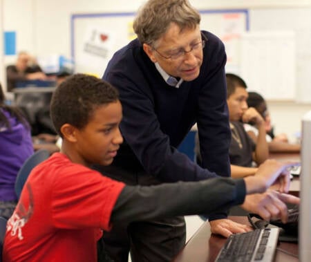 Presença regular na lista de pessoas mais ricas do mundo, Gates é também um filantropo reconhecido mundialmente