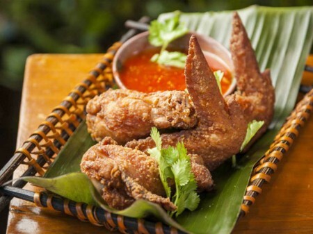 O Thai Fried Chicken é um dos pratos que podem ser encontrados no Mercado Gourmet