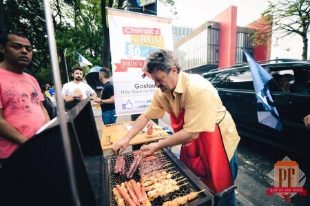 Paulista com Farofa realiza churrasco e roda de samba na Paulista