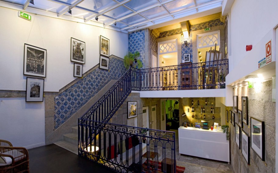 PORTO: O Gallery Hostel é conhecido por seus trabalhos e se localiza em um prédio renovado com características tradicionais do Porto e com toques modernos. Diárias a partir de R$ 180