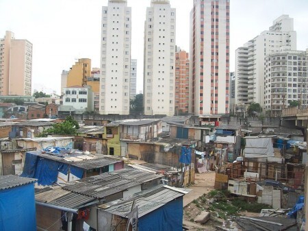 Local é uma das últimas favelas do centro da cidade e moradores direito de morar na região