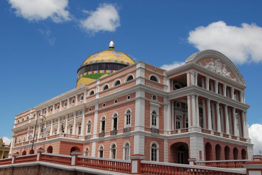 Vista do Teatro Amazonas, em Manaus