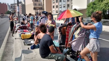 No bazar colaborativo é permitido vender, trocar, reciclar, emprestar e o que mais der na telha.