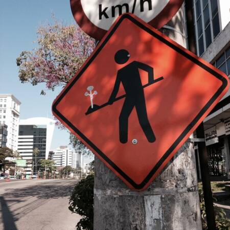 Av. Carlos Gomes em Porto Alegre mais florida com as intervenções