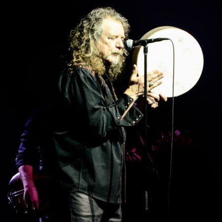 Robert Plant é dos destaques do primeiro dia do festival, que ocorre no Autódromo de Interlagos, na zona sul da capital paulista