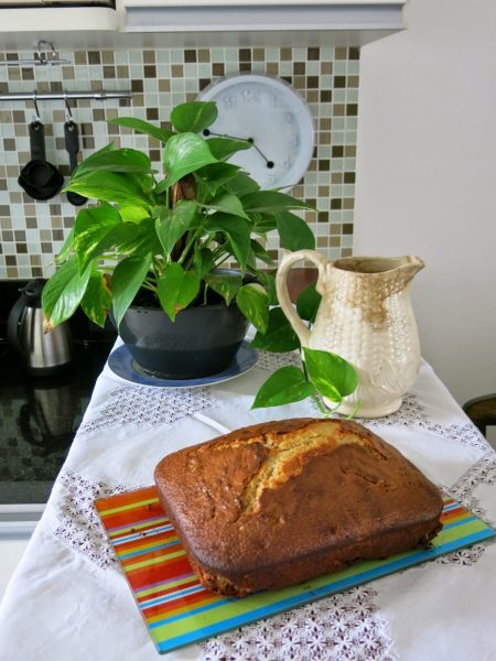 Aprenda a preparar um delicioso bolo caseiro de aveia com castanhas e frutas secas