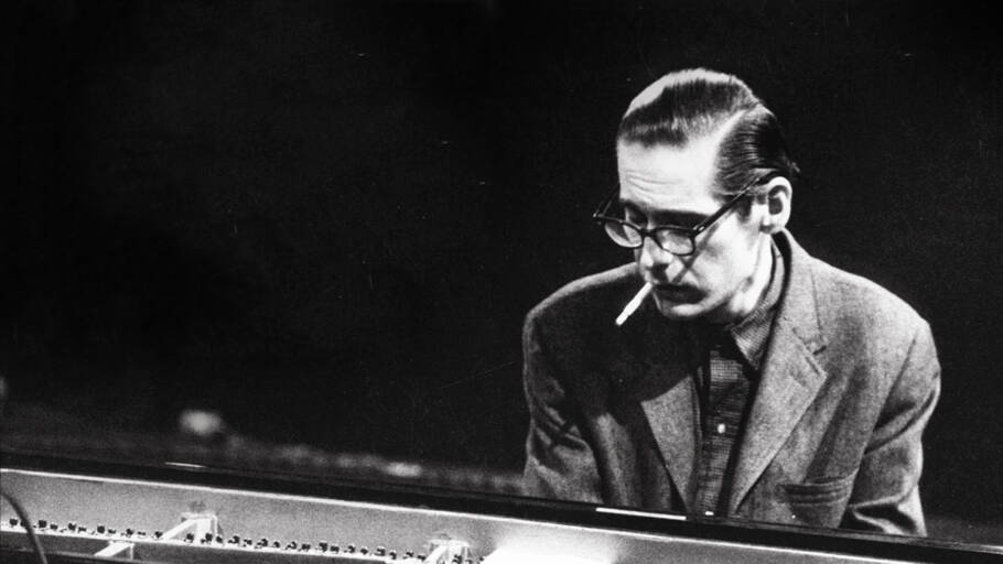 Bill Evans (foto) e muitos outros ícones do Jazz e do Blues figuram nas referências do blog