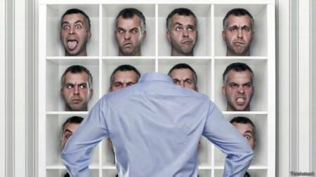 De acordo com especialistas, é fundamental manter uma linguagem corporal “aberta”