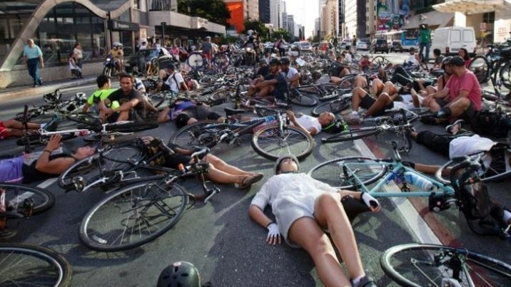 Em várias cidades, cidadão usam o site Change.org em defesa do uso de bicicletas em vias públicas