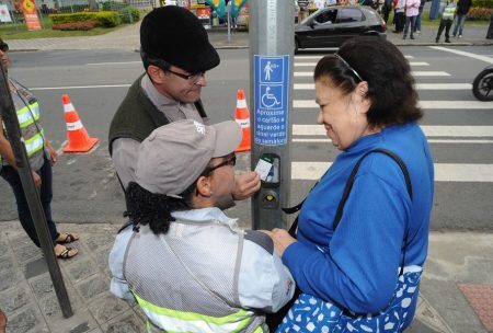 Primeiro semáforo já em operação está instalado na Praça Ouvidor Pardinho