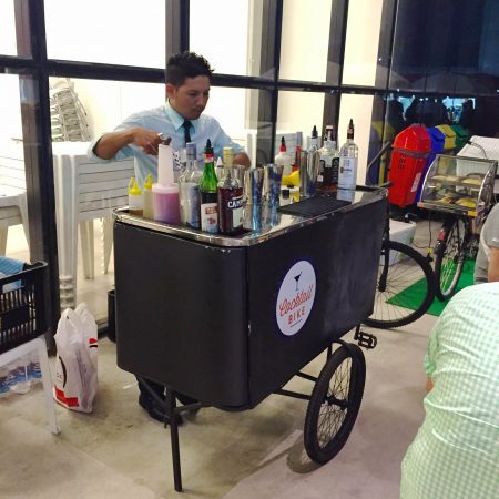 A Cocktail Bike oferece drinks criativos