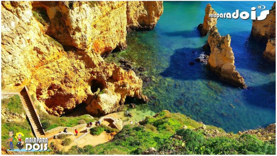 Quem não conhece tem que conhecer! A Ponta da Piedade está somente alguns minutos de Lagos.