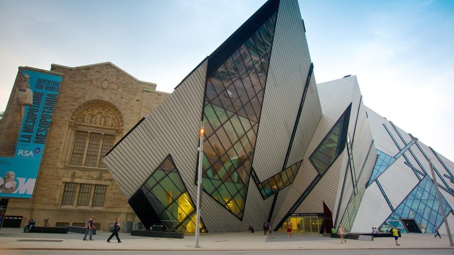 Fachado do Museu Real de Ontário