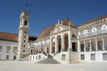 A Universidade de Coimbra é uma das mais antigas do mundo, fundada em 1290