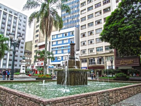 Chafariz da Praça Zacarias foi instalado em homenagem aos irmãos Rebouças, dois engenheiros negros