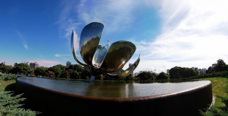 O charme da obra Floralis Genérica | Buenos Aires, Argentina