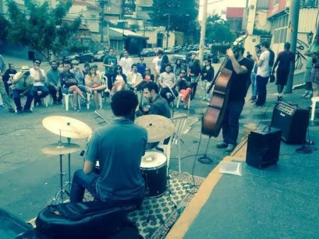 Show de jazz acontece na rua Medeiros de Albuquerque