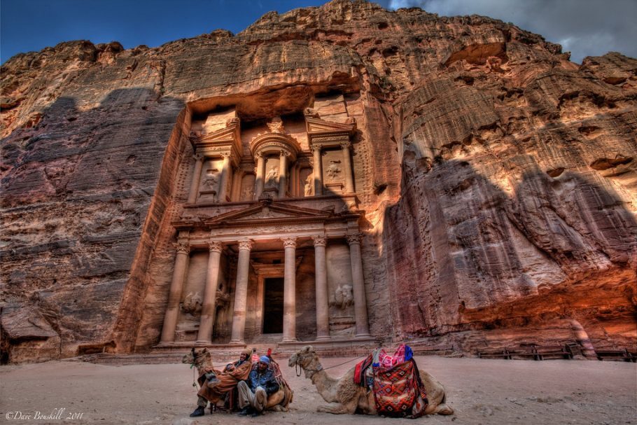 Vista do Tesouro, o templo mais importante de Petra, na Jordânia