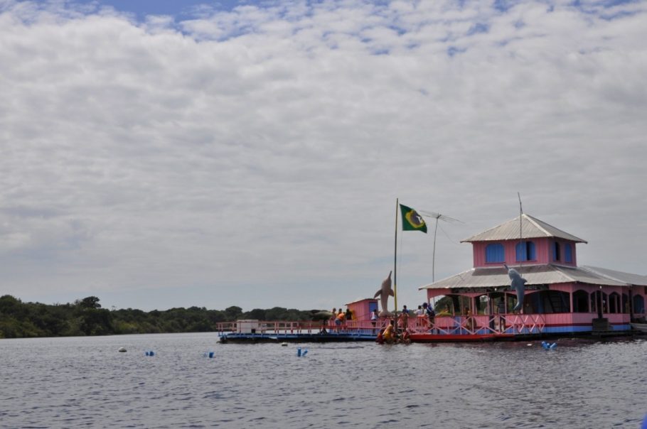 Estação de Manejo dos Botos Rosa – Amazônia.