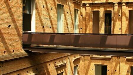 Os currículos devem ser enviados para o e-mail crh@pinacoteca.org.br – até o dia 15 de junho – especificando a vaga de interesse no “assunto”