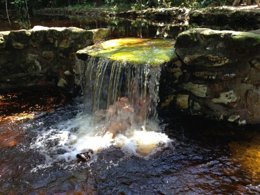 Que tal um banho nas cascatas naturais no Amazon EcoPark Lodge? :)