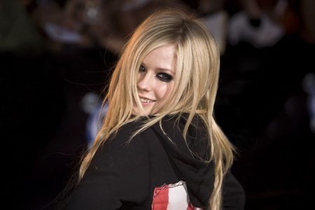 Avril Lavigne tratou a doença com antibióticos