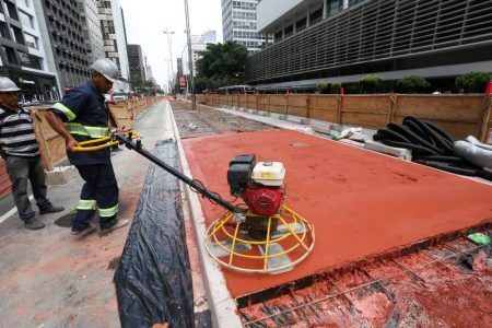 Em março, a Justiça determinou obras de todas as ciclovias na cidade fossem paralizadas, menos a da Avenida Paulista