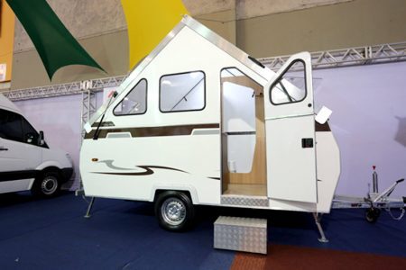 Motor home dobrável leva a sério o conceito de imóvel compacto