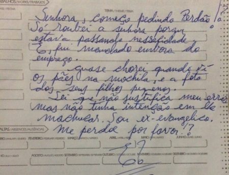 Pertences roubados foram deixados próximos ao local da assalto, ocorrido na zona norte de Belo Horizonte