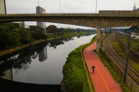 Hoje, a água do Pinheiros pode ser revertida para a Billings em eventuais cheias do rio