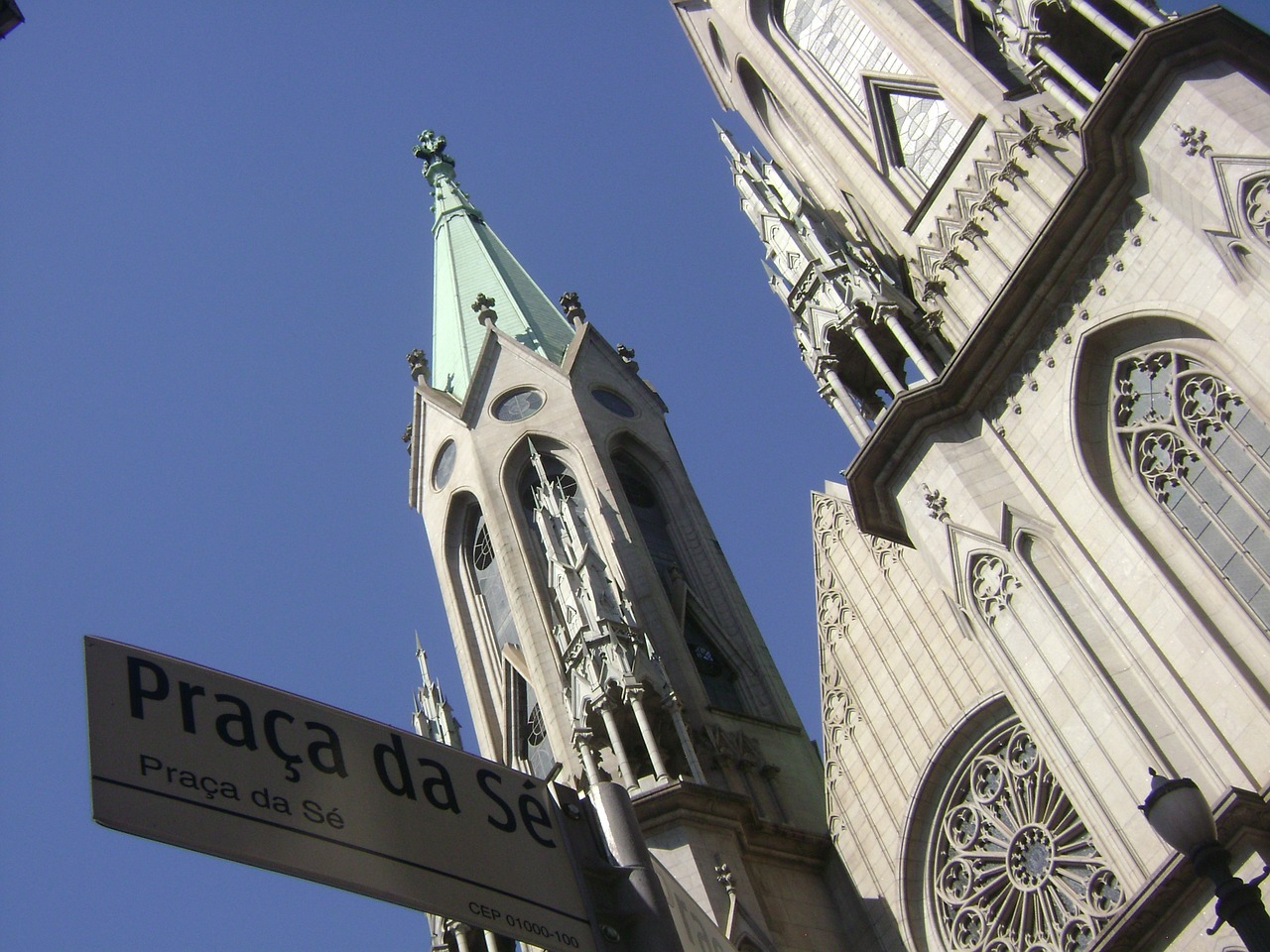 Catedral da Sé de São Paulo é uma das mais visitadas da América do Sul