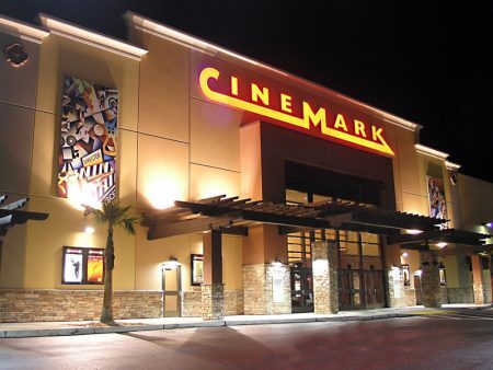 Cinemark também também tem vagas abertas