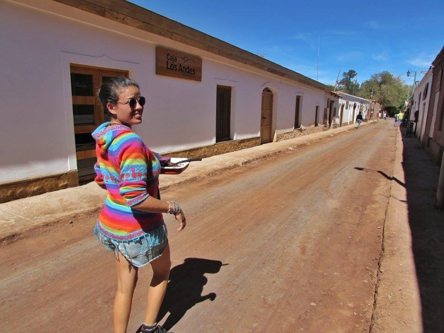 Vendendo bolo em São Pedro do Atacama