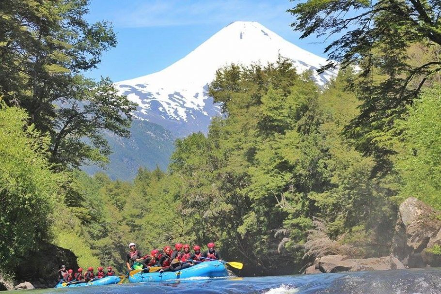 Fazendo rafting em Pucón, no sul chileno!