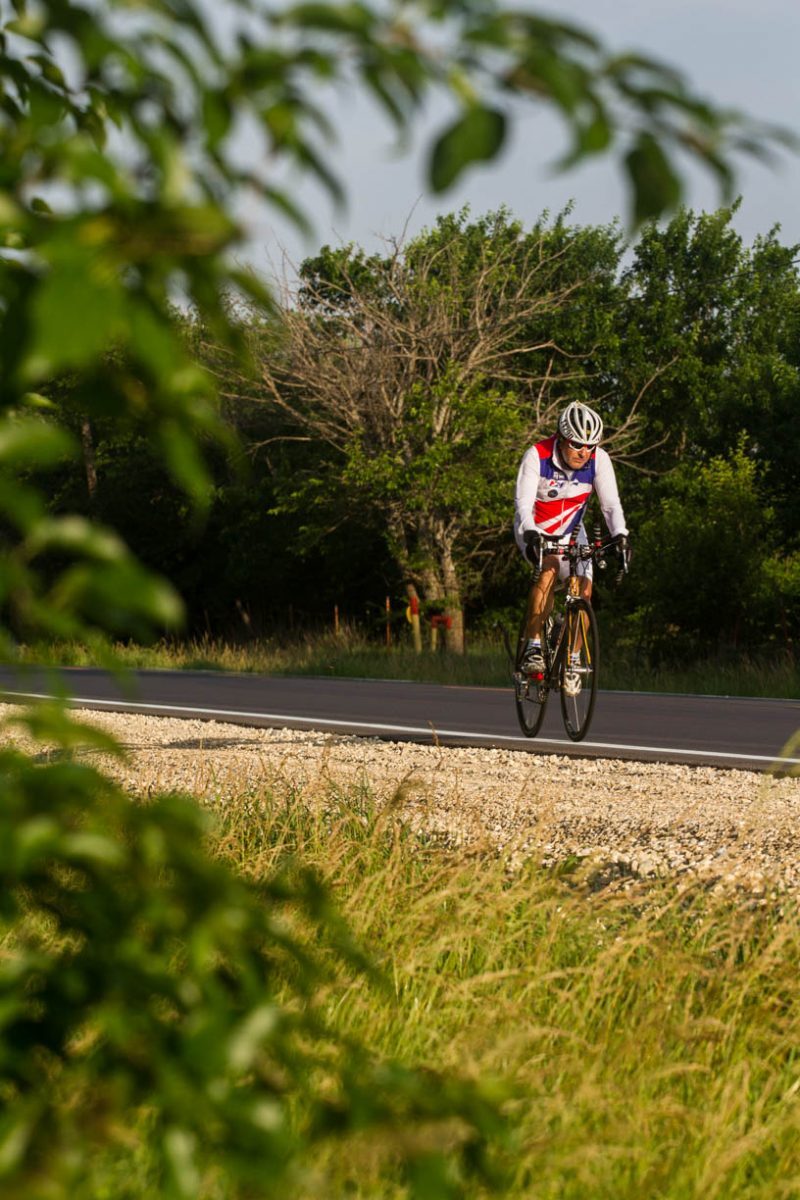 Márcio Milan pedala durante a RAAM, que tem um percurso de 5.000 km