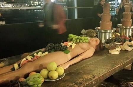 A atitude machista do estabelecimento em objetificar as mulheres foi muito criticada no Facebook