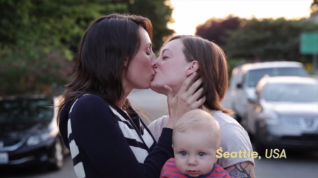 Vídeo mostra casais se beijando ao redor do mundo