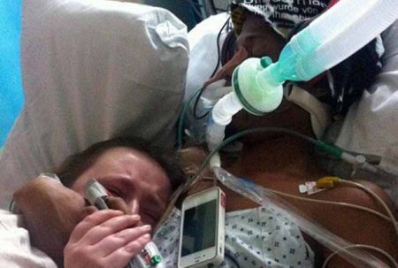 A viúva compartilhou fotos dos últimos momentos ao lado do marido no hospital