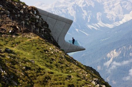 O ‘Messner Mountain Museum Corones’ está localizado em uma montanha