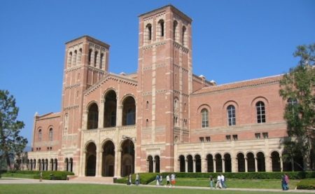 Universidade também criará banheiros para estudantes trans