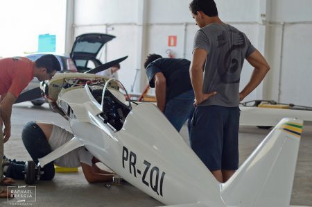 O avião Anequim foi projetado por 30 alunos da UFMG durante 5 anos